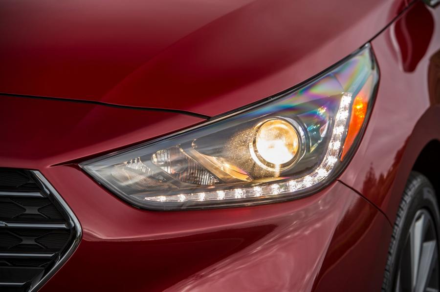 Детали экстерьера Hyundai Accent Limited 2017 года  (NA) (фото 3 из 40)